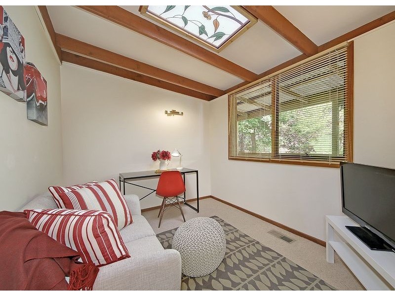 82 Inverness Rd, Kalorama VIC 3766