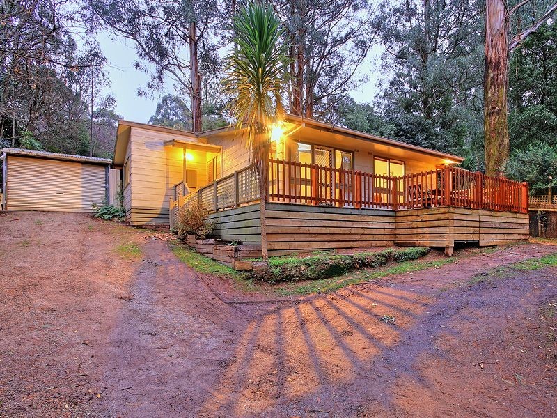 3 Fernglen Ave, Mount Dandenong VIC 3767