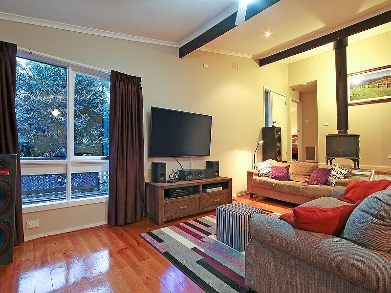 3 Fernglen Ave, Mount Dandenong VIC 3767