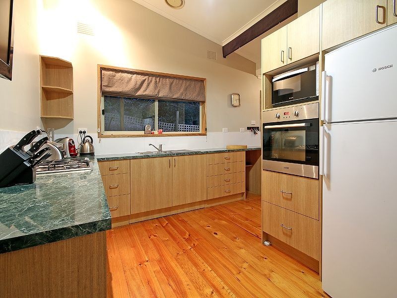 3 Fernglen Ave, Mount Dandenong VIC 3767