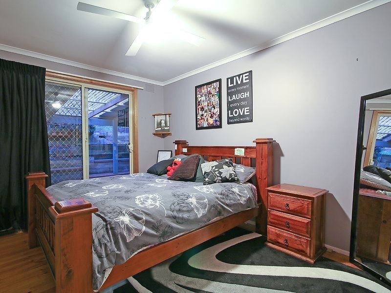 3 Fernglen Ave, Mount Dandenong VIC 3767