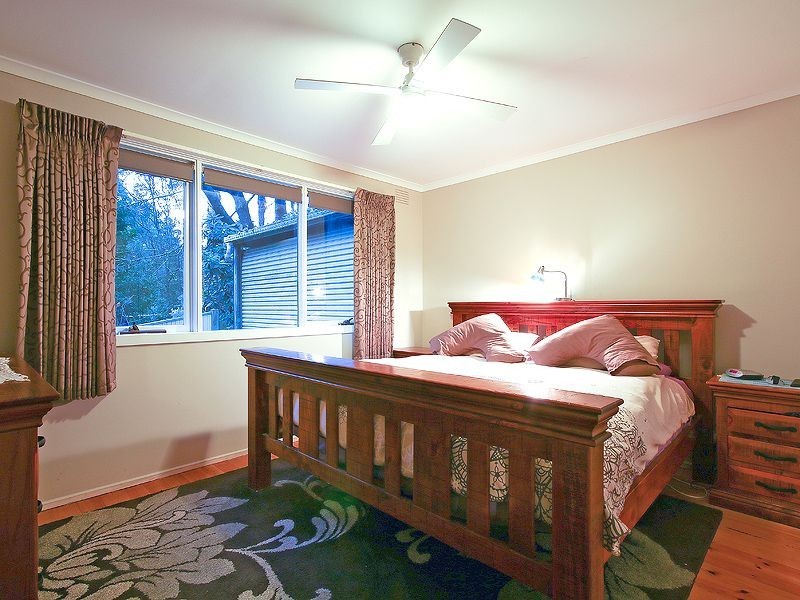 3 Fernglen Ave, Mount Dandenong VIC 3767