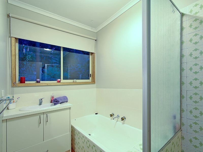 3 Fernglen Ave, Mount Dandenong VIC 3767