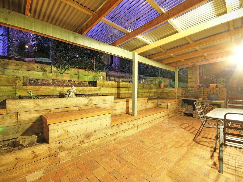 3 Fernglen Ave, Mount Dandenong VIC 3767