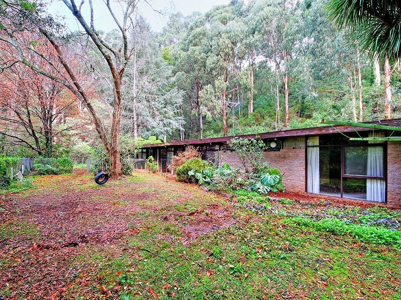 10 Rosemont Crescent, Kalorama VIC 3766