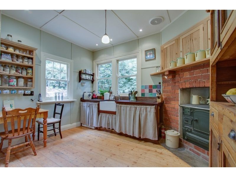 49 Falls Road, Kalorama VIC 3766