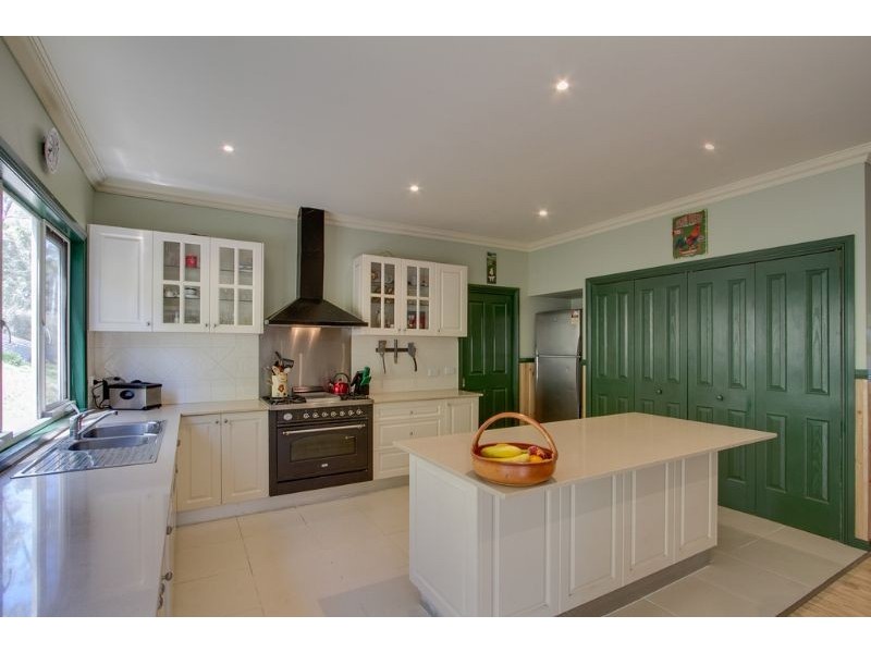 12 Johns Road, Selby VIC 3159