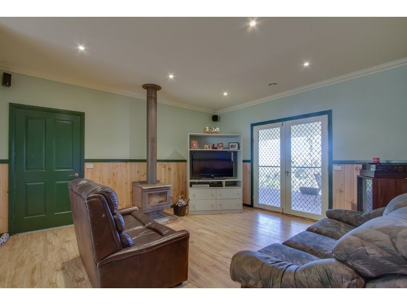 12 Johns Road, Selby VIC 3159
