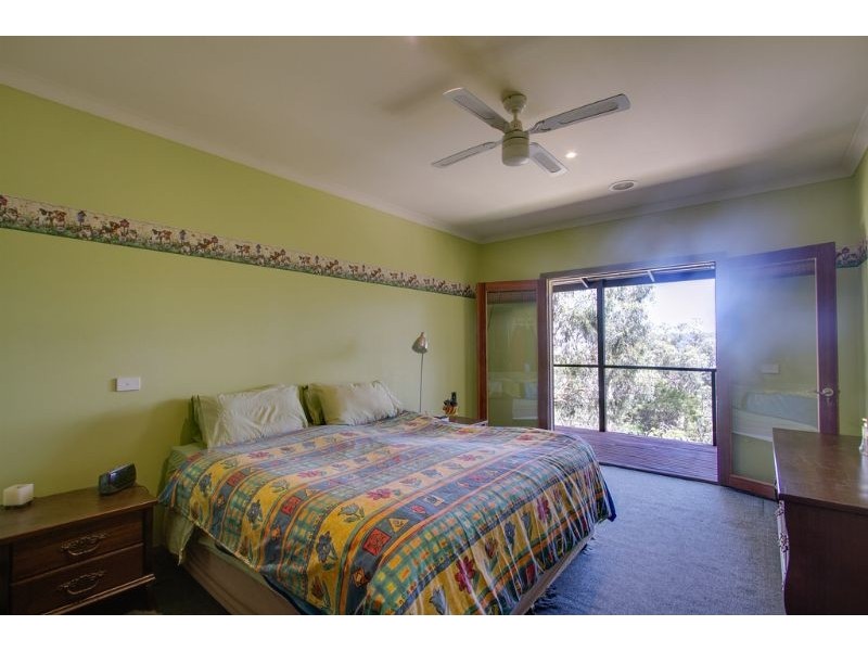 12 Johns Road, Selby VIC 3159