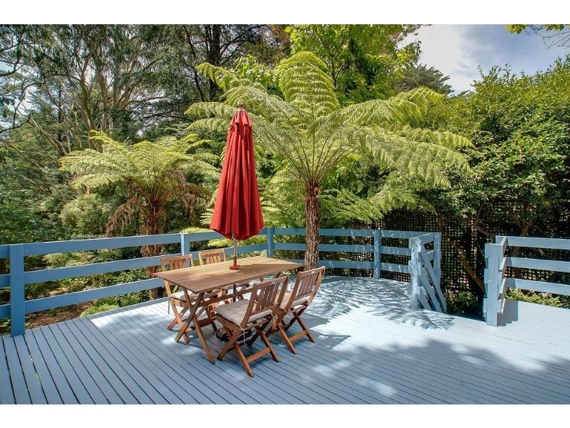 4 Cooloongatta Rd, Sassafras VIC 3787