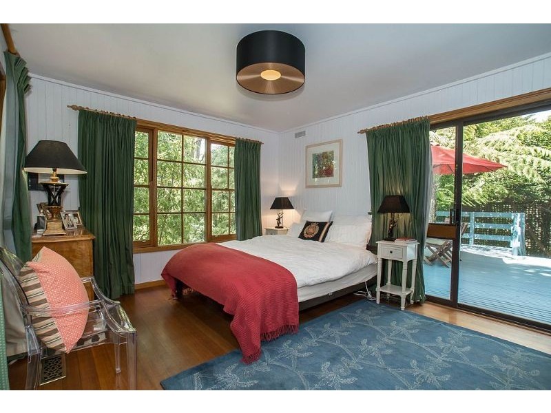 4 Cooloongatta Rd, Sassafras VIC 3787
