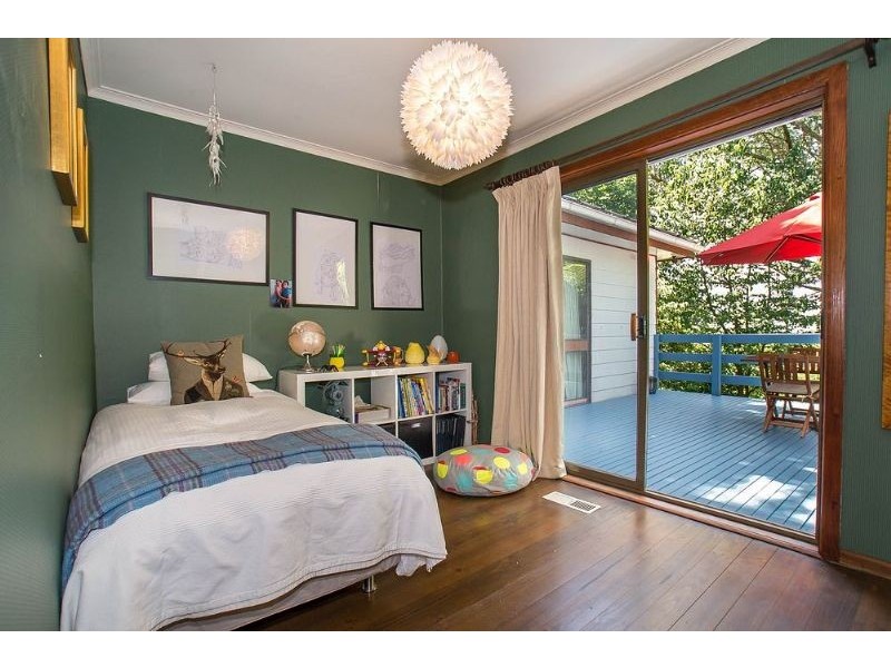 4 Cooloongatta Rd, Sassafras VIC 3787