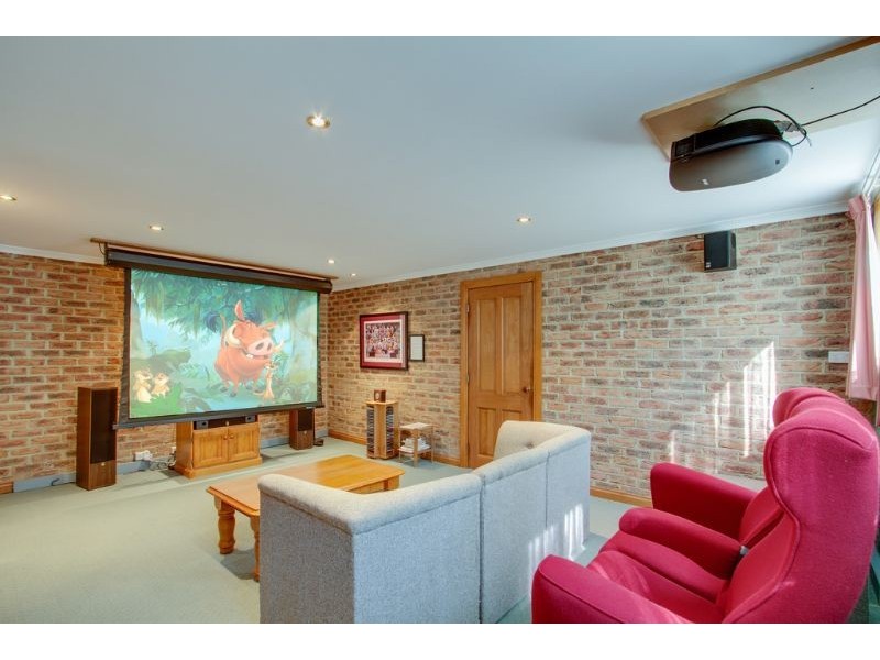 80 Inverness Road, Kalorama VIC 3766