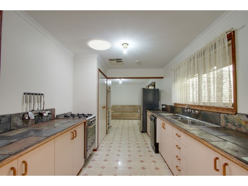 80 Inverness Road, Kalorama VIC 3766