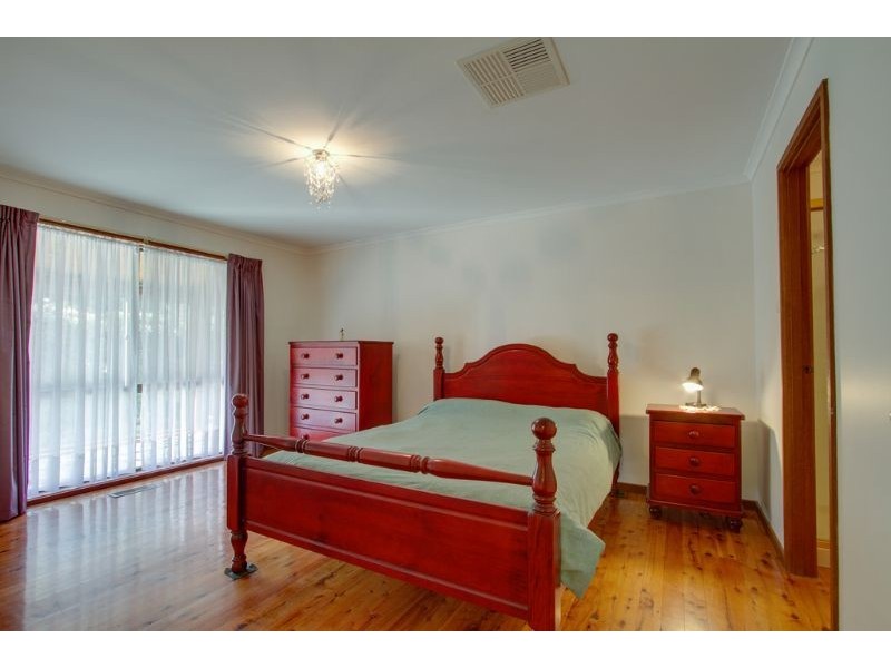 80 Inverness Road, Kalorama VIC 3766