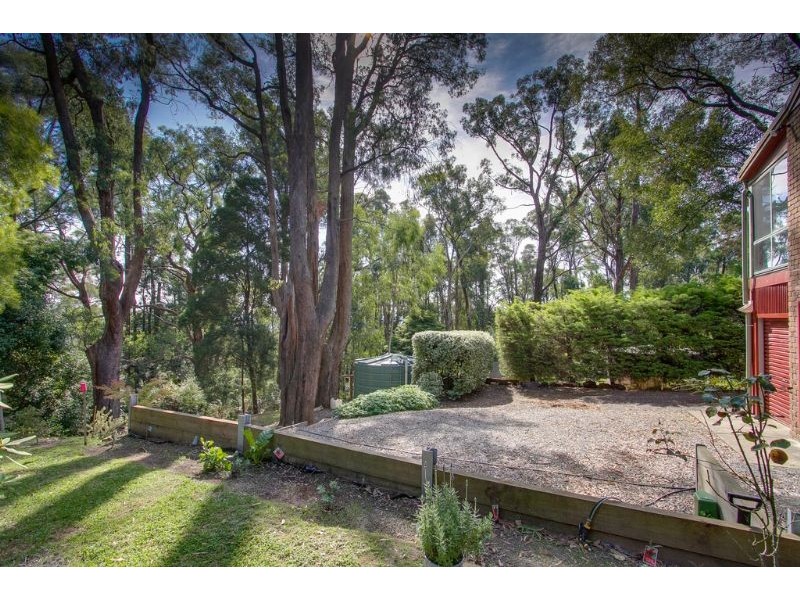 80 Inverness Road, Kalorama VIC 3766