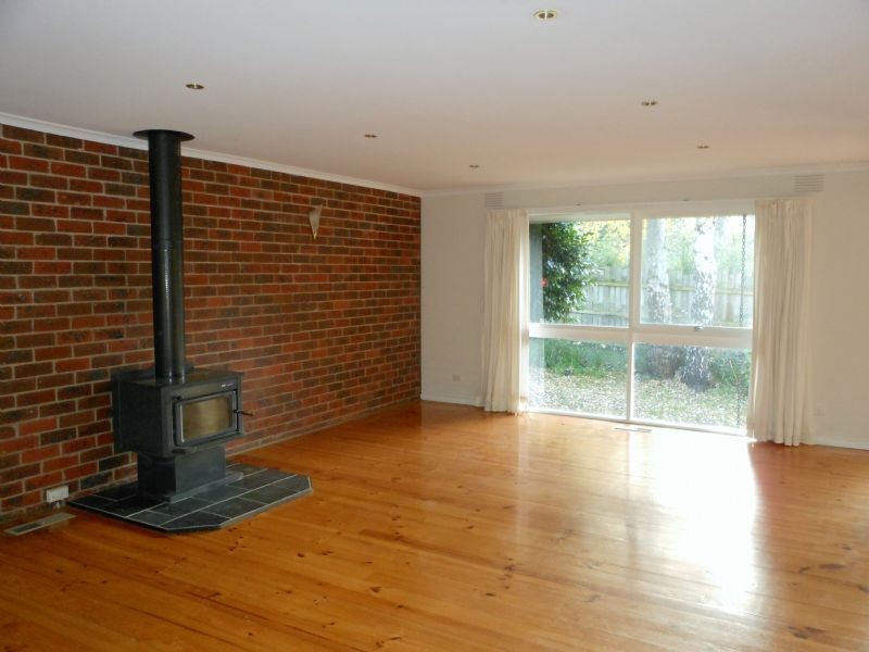 9 Campbell Avenue, Mount Dandenong VIC 3767