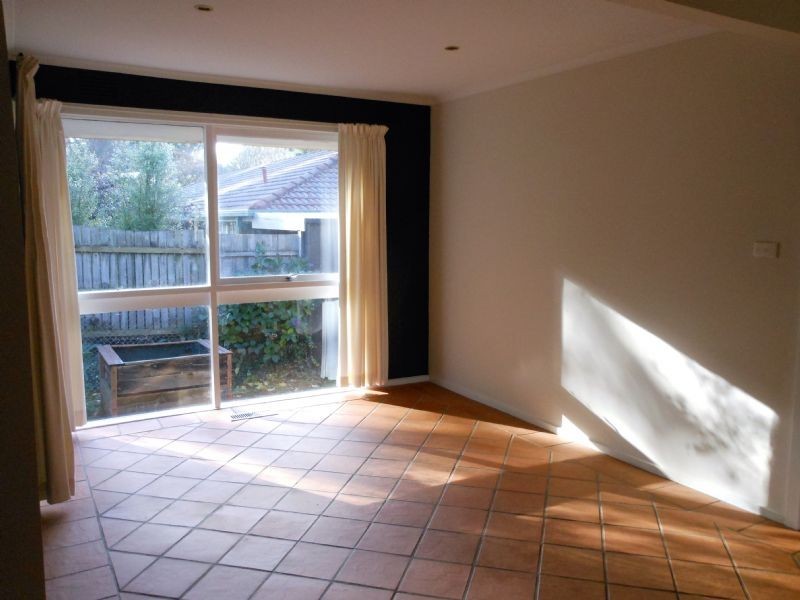 9 Campbell Avenue, Mount Dandenong VIC 3767