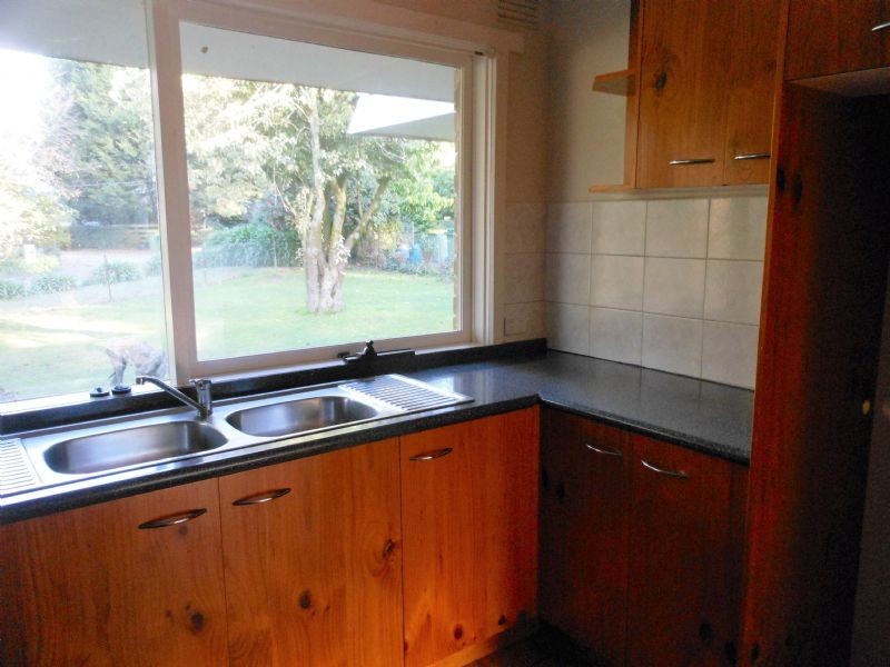 9 Campbell Avenue, Mount Dandenong VIC 3767