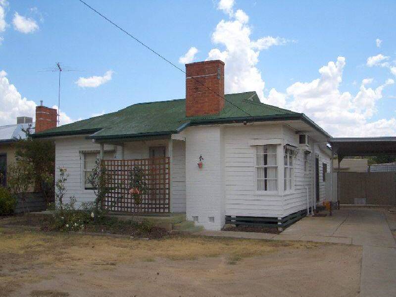 16 BURKE STREET, Wangaratta VIC 3677