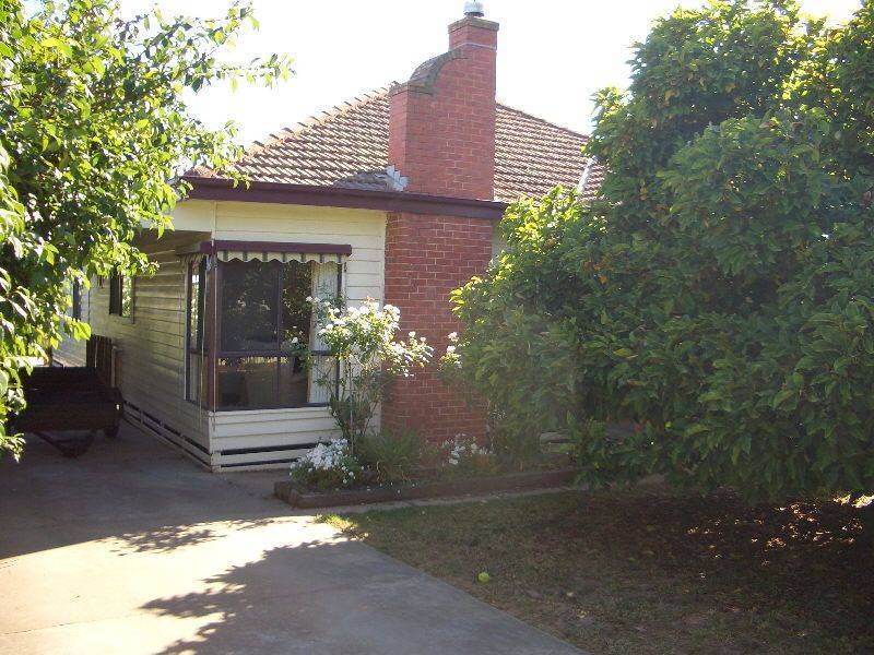 68 DOCKER STREET, Wangaratta VIC 3677