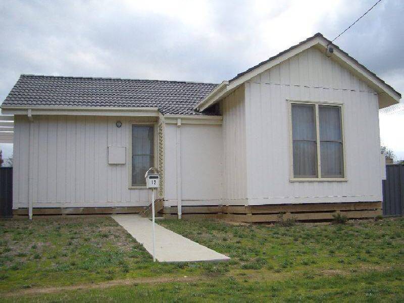 12 LAMONT STREET, Wangaratta VIC 3677