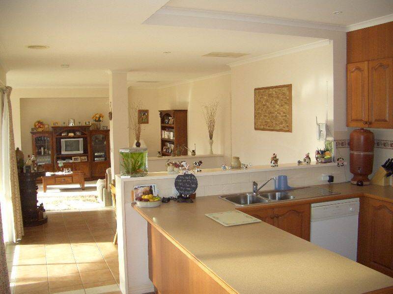 10 COLLYNDALE DRIVE, Wangaratta VIC 3677