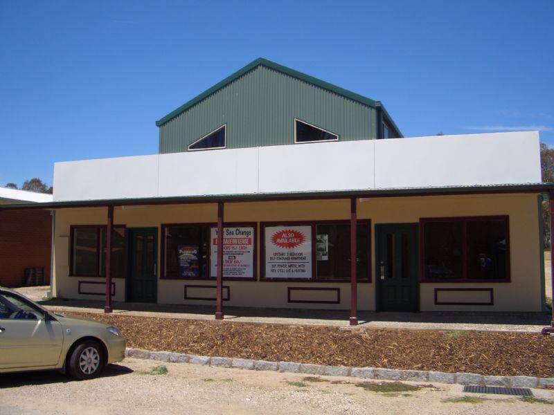 32 GLADSTONE STREET, Glenrowan VIC 3675