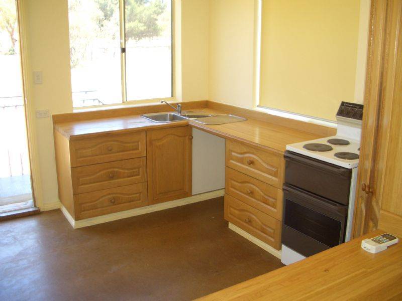 32 GLADSTONE STREET, Glenrowan VIC 3675