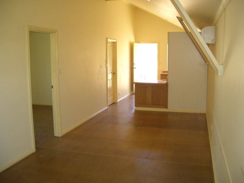 32 GLADSTONE STREET, Glenrowan VIC 3675