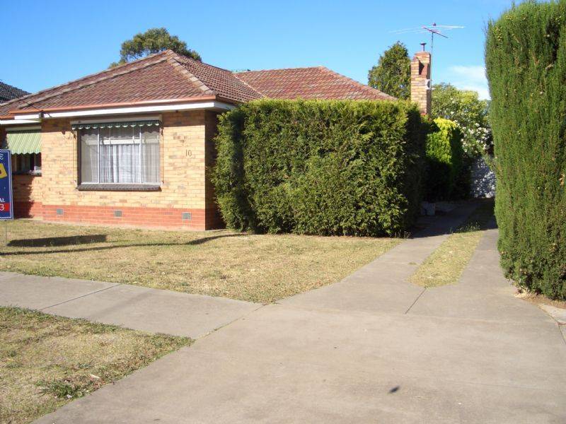 10 EDWARDS STREET, Wangaratta VIC 3677