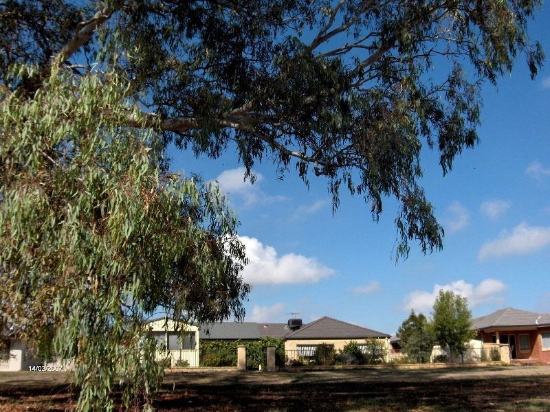 4 CAMBRIDGE DRIVE, Wangaratta VIC 3677