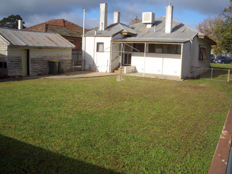 62 DOCKER STREET, Wangaratta VIC 3677
