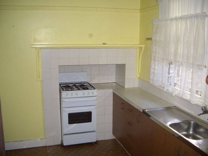 62 DOCKER STREET, Wangaratta VIC 3677