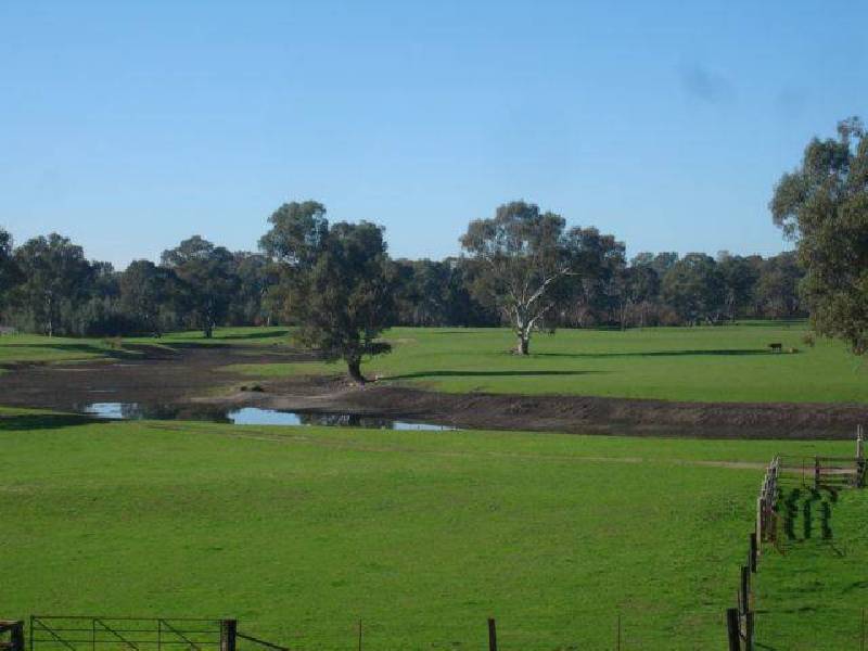 18 CARASELLE AVENUE, Wangaratta VIC 3677