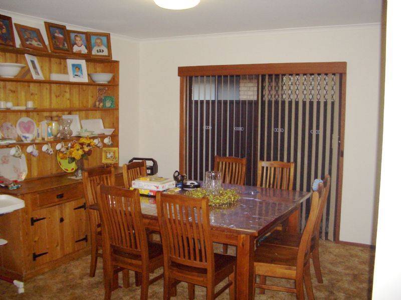 18 CARASELLE AVENUE, Wangaratta VIC 3677