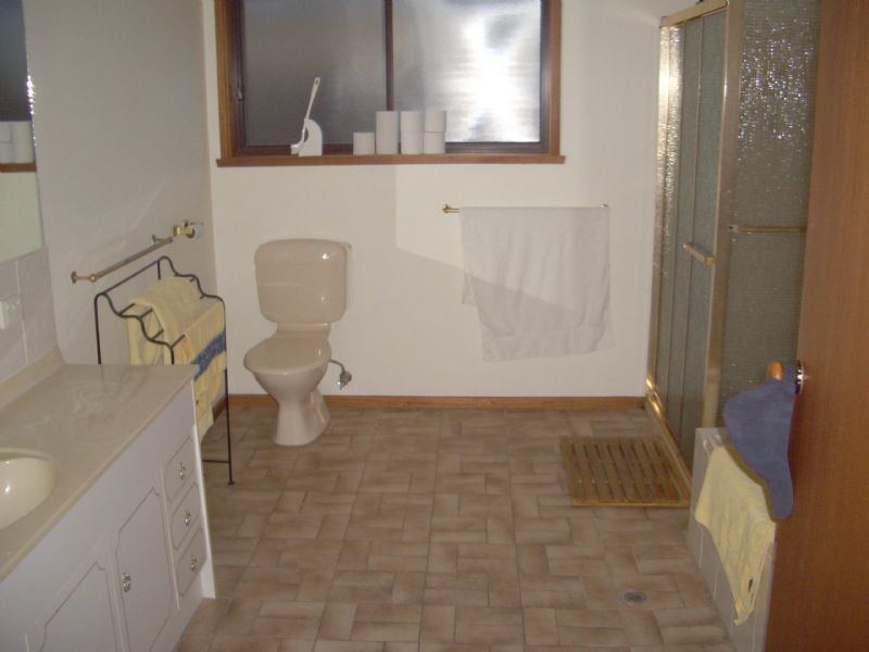 18 CARASELLE AVENUE, Wangaratta VIC 3677