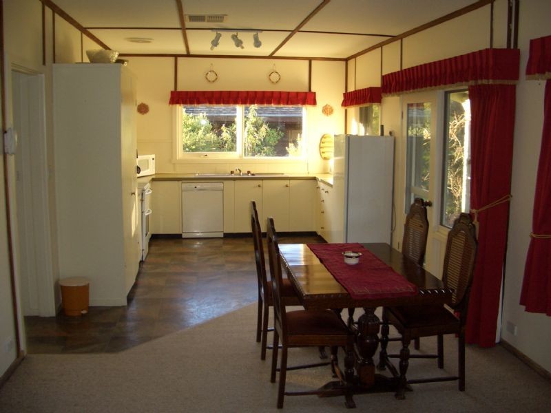 13 AVOCA LANE, Glenrowan VIC 3675