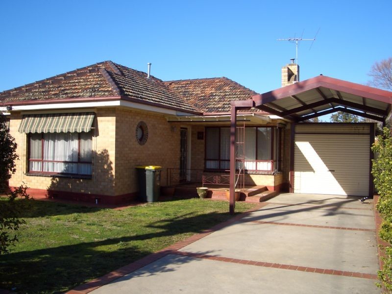 33 WAREENA STREET, Wangaratta VIC 3677