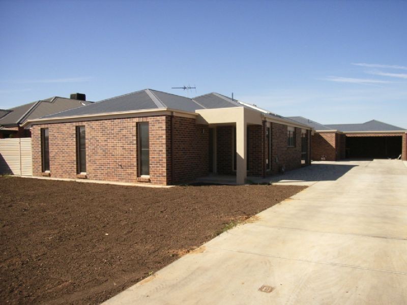 2/17 LOGAN DRIVE, Wangaratta VIC 3677