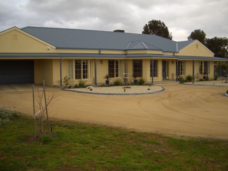 16 WOODLAND GROVE, Wangaratta VIC 3677