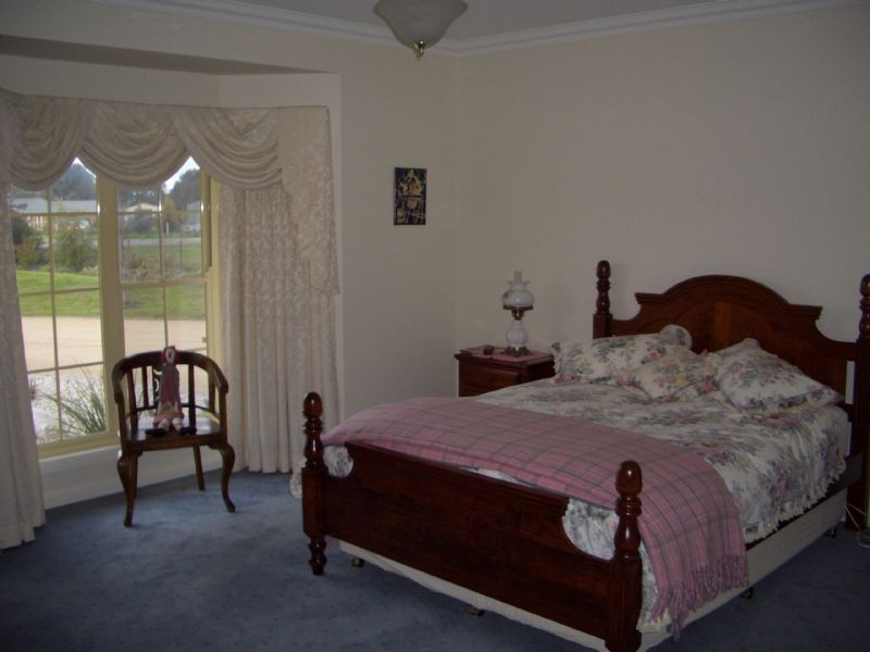 16 WOODLAND GROVE, Wangaratta VIC 3677