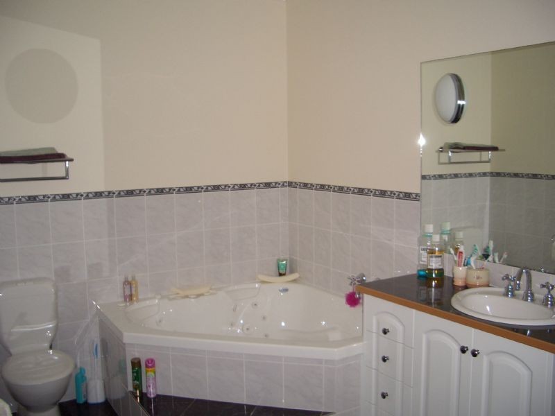 16 WOODLAND GROVE, Wangaratta VIC 3677