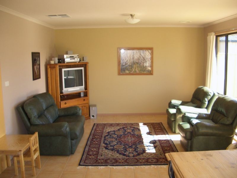 12 DEAKIN COURT, Wangaratta VIC 3677