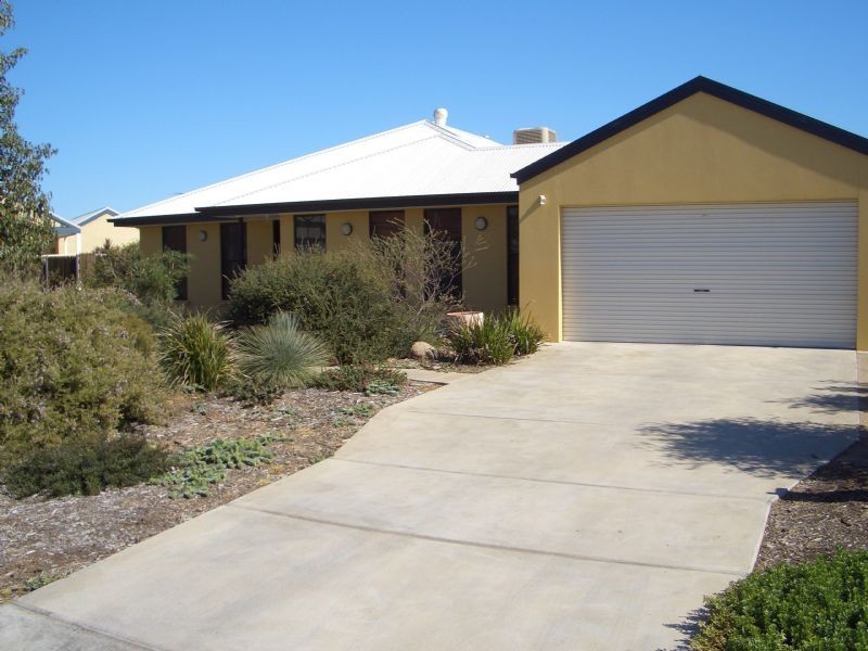 12 DEAKIN COURT, Wangaratta VIC 3677