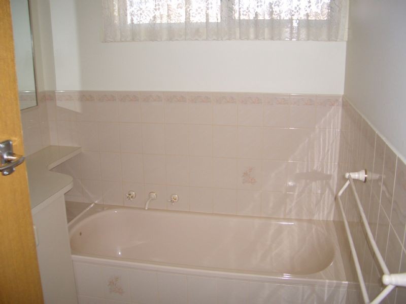 2 MOORE STREET, Wangaratta VIC 3677