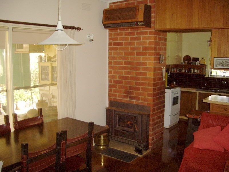 18 VALDORIS AVENUE, Wangaratta VIC 3677