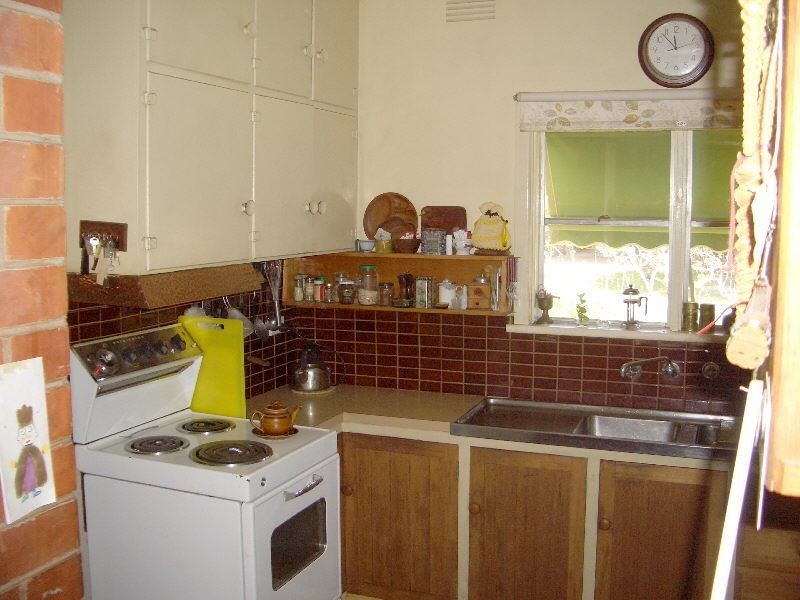 18 VALDORIS AVENUE, Wangaratta VIC 3677