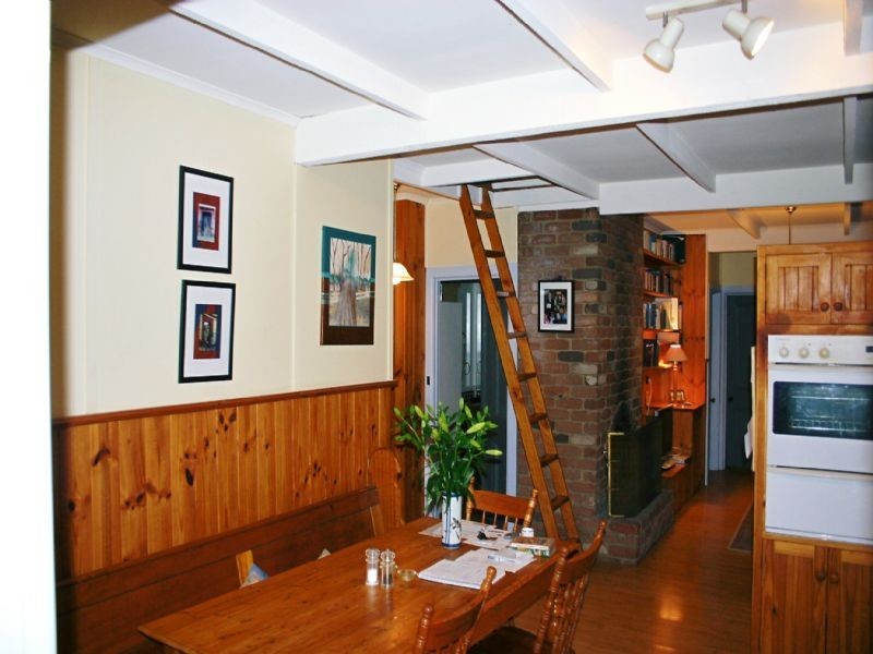 37 WIRRINYA AVENUE, Wangaratta VIC 3677