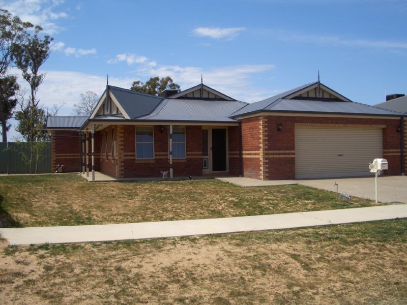 17 MILNES CREEK DRIVE, Wangaratta VIC 3677